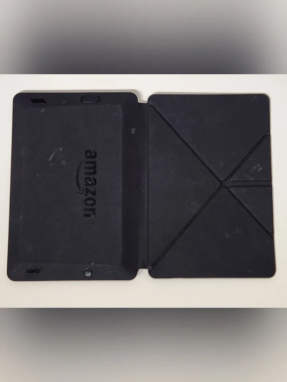 Amazon Kindle Fire HD (3rd Generation) 8GB, Wi-Fi, 7in - Black Case & Charger